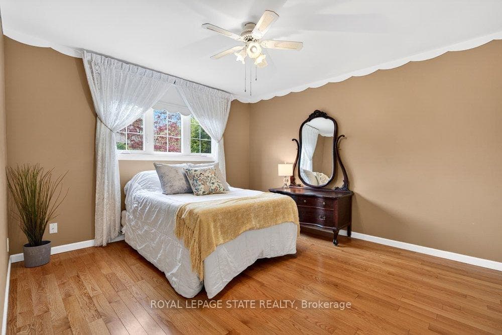93 Varadi Avenue photo 18