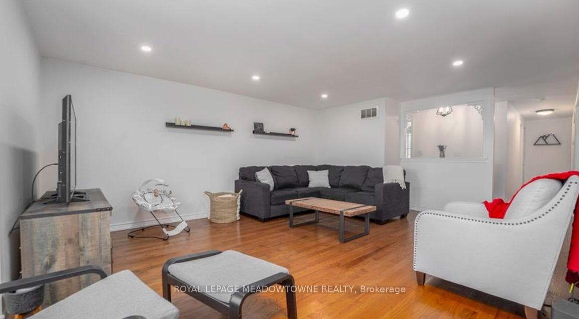 47 Ruffian Road photo 5