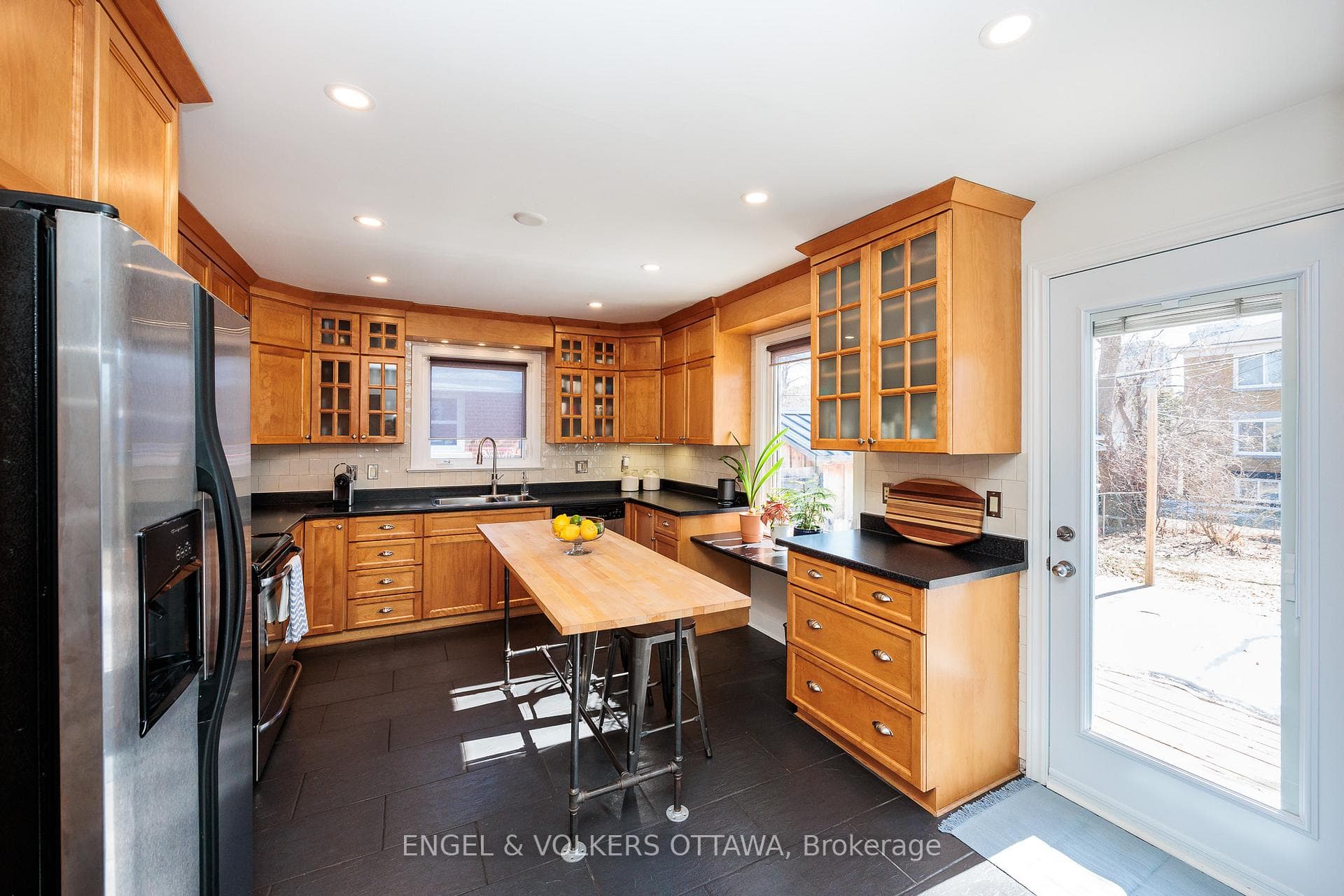 1180 Emperor Avenue photo 13