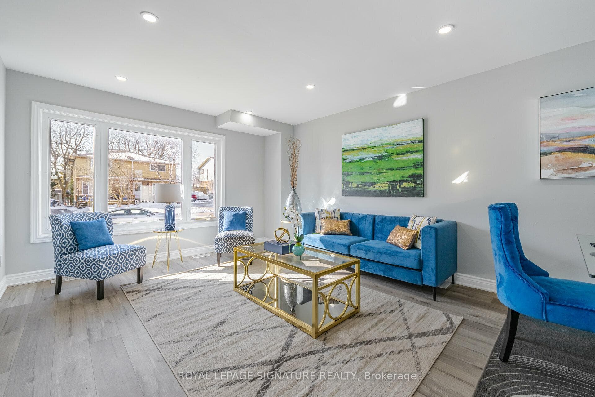 132 Capreol Court photo 4