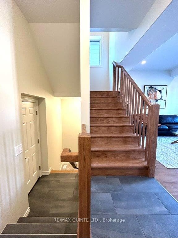 44 Riverstone Way photo 5