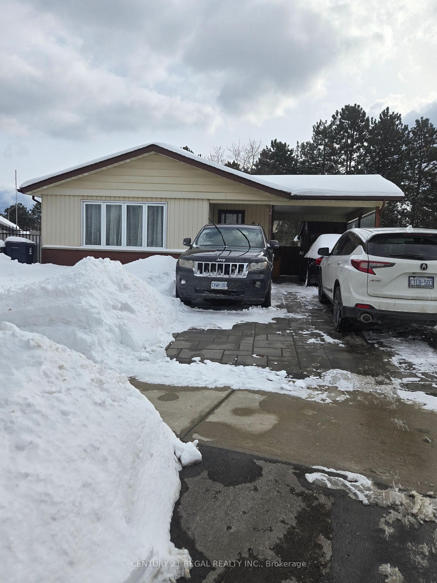 62 HOWELL Square photo 1