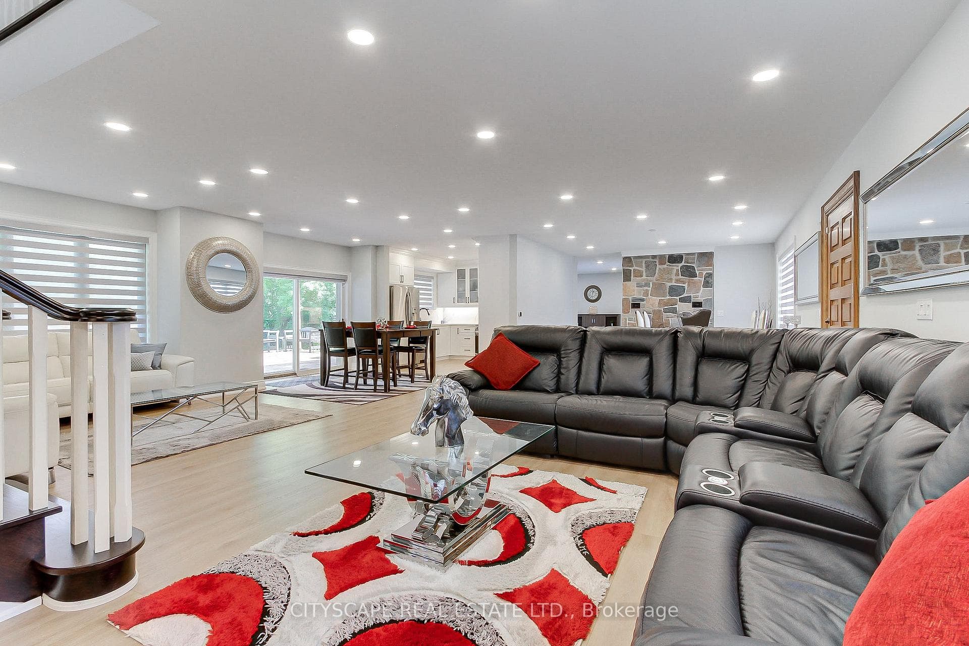 1543 Indian Grove photo 15