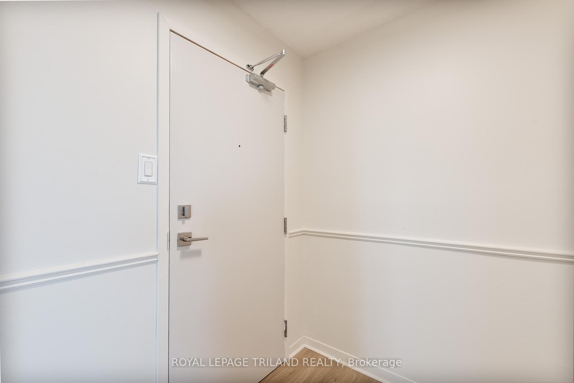 127 Belmont Drive Unit 802 photo 6