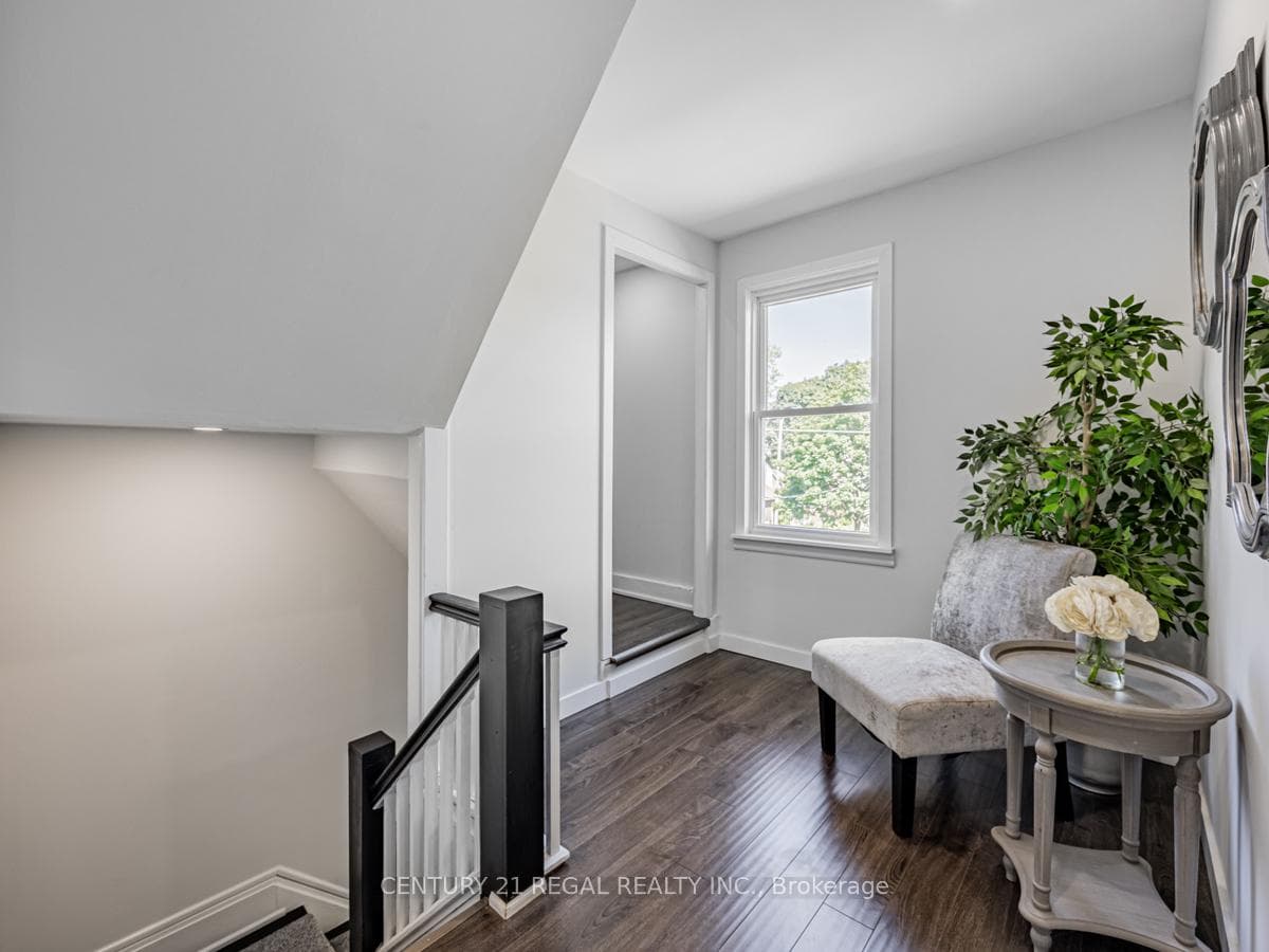 124 Tylor Crescent photo 22