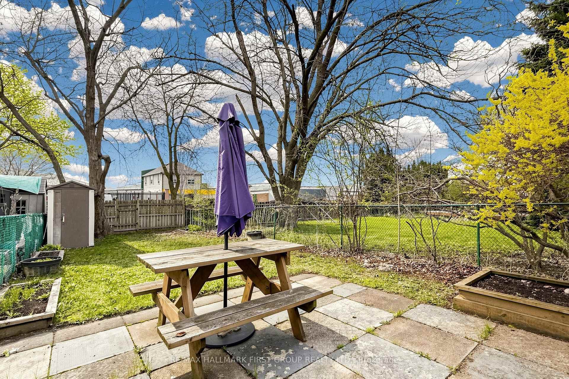 67 Buckhurst Crescent photo 43