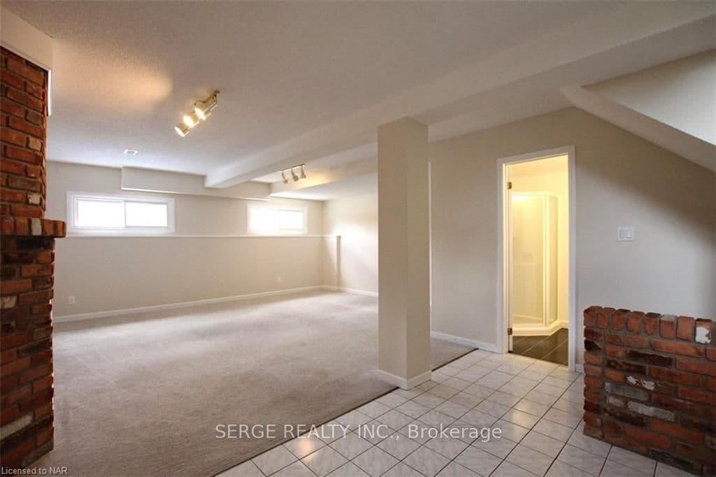 50 BUCHANAN Crescent photo 15