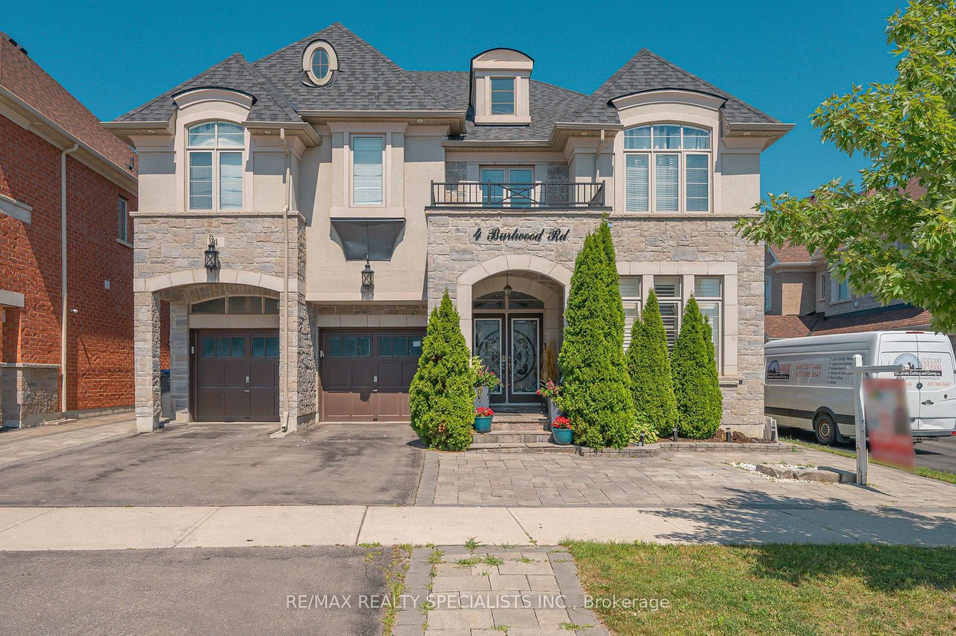4 Burlwood Road photo 1