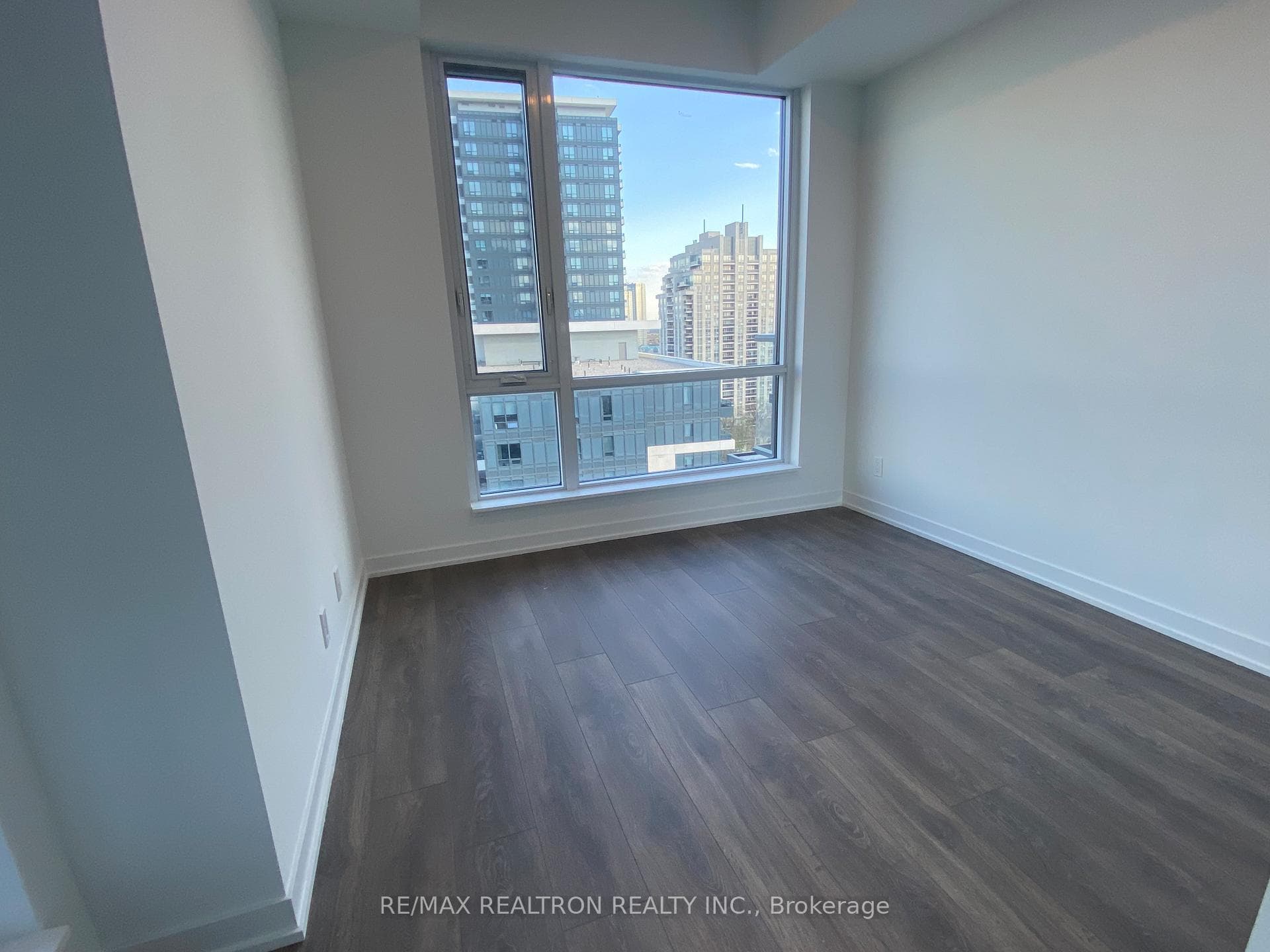7950 Bathurst Street Unit 1516 photo 11