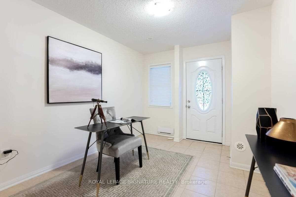 926 Nadalin Heights photo 3