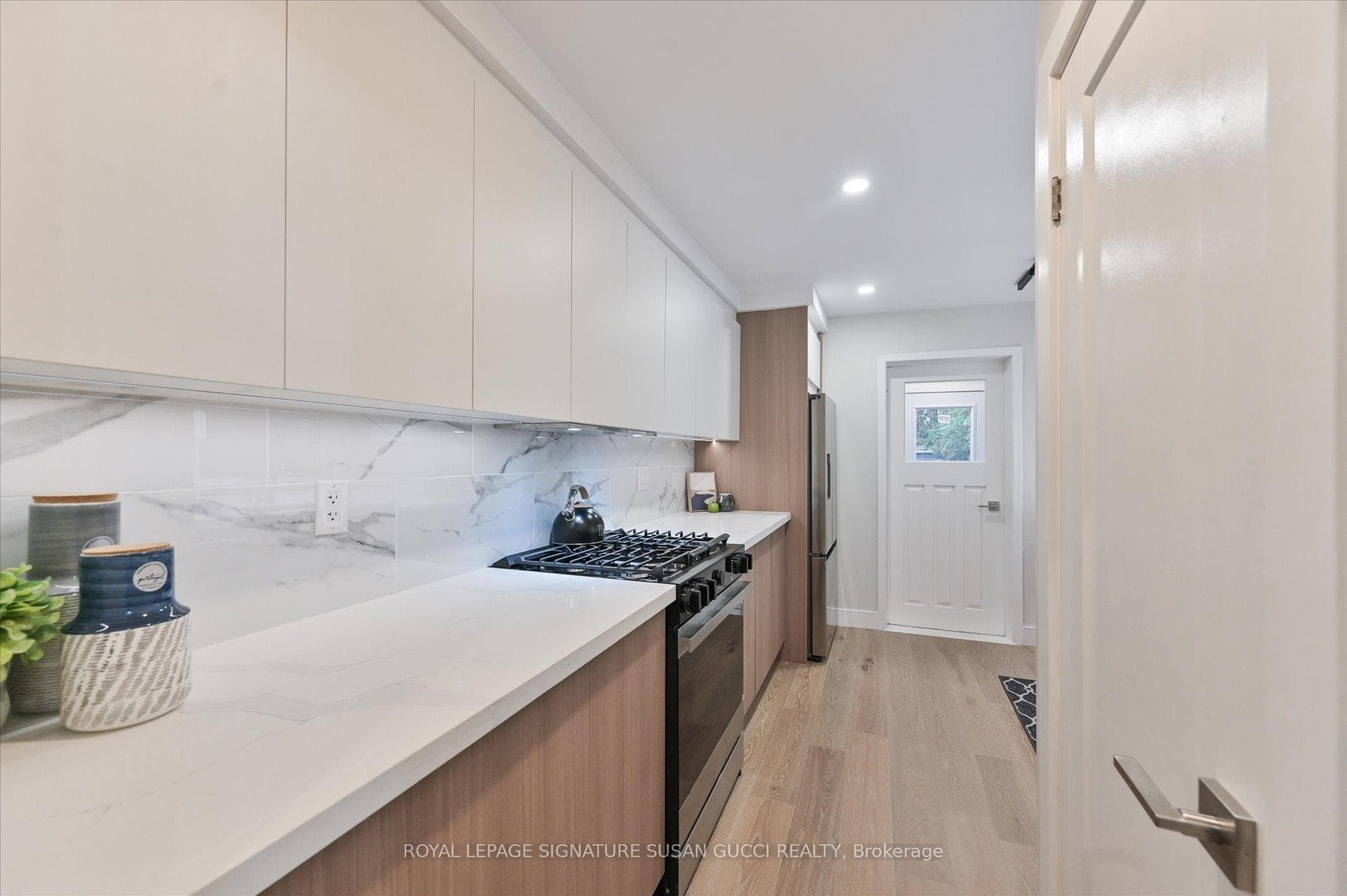 21 Frankdale Avenue photo 11