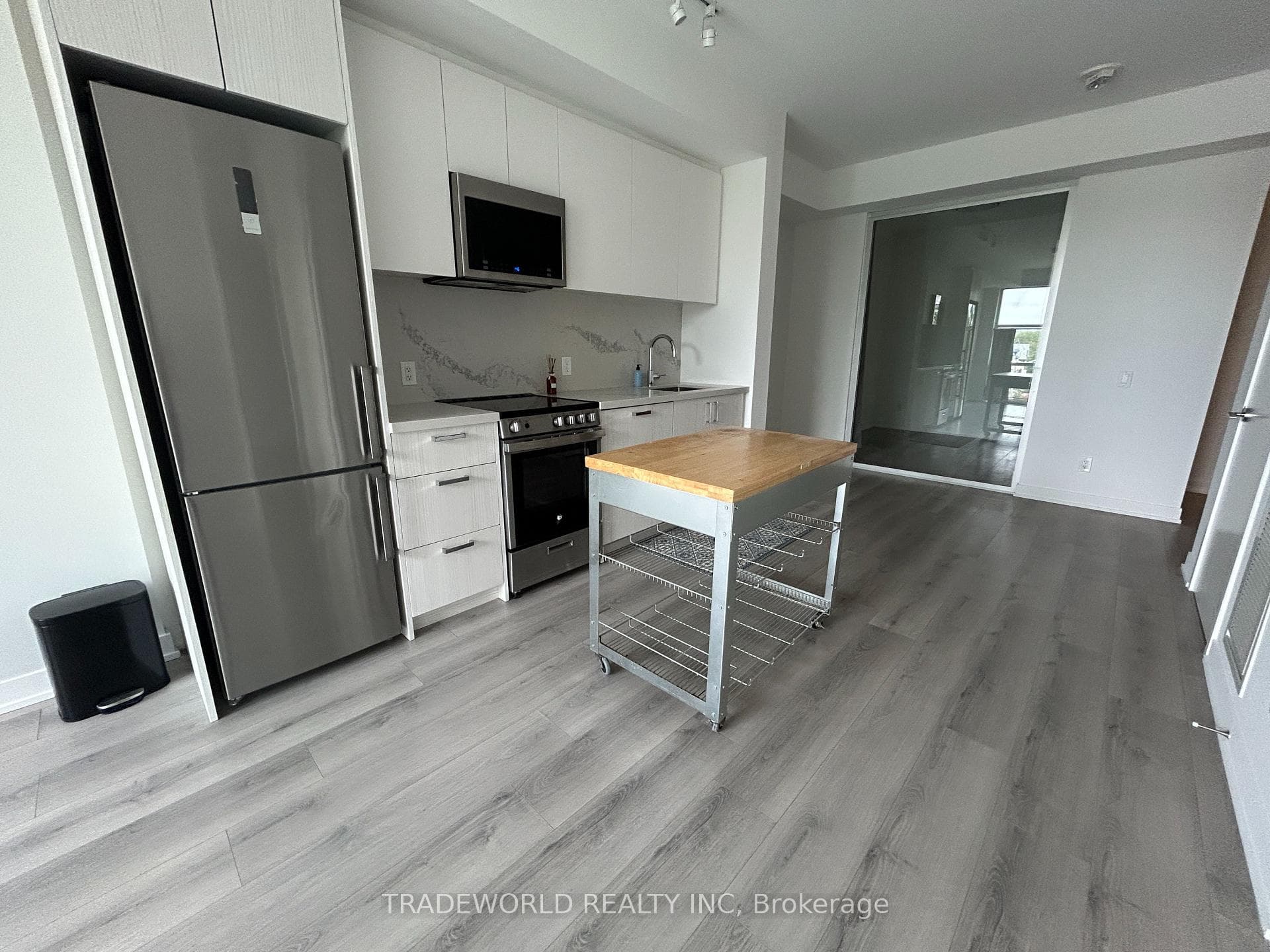 1787 ST. CLAIR Avenue Unit 323 photo 6