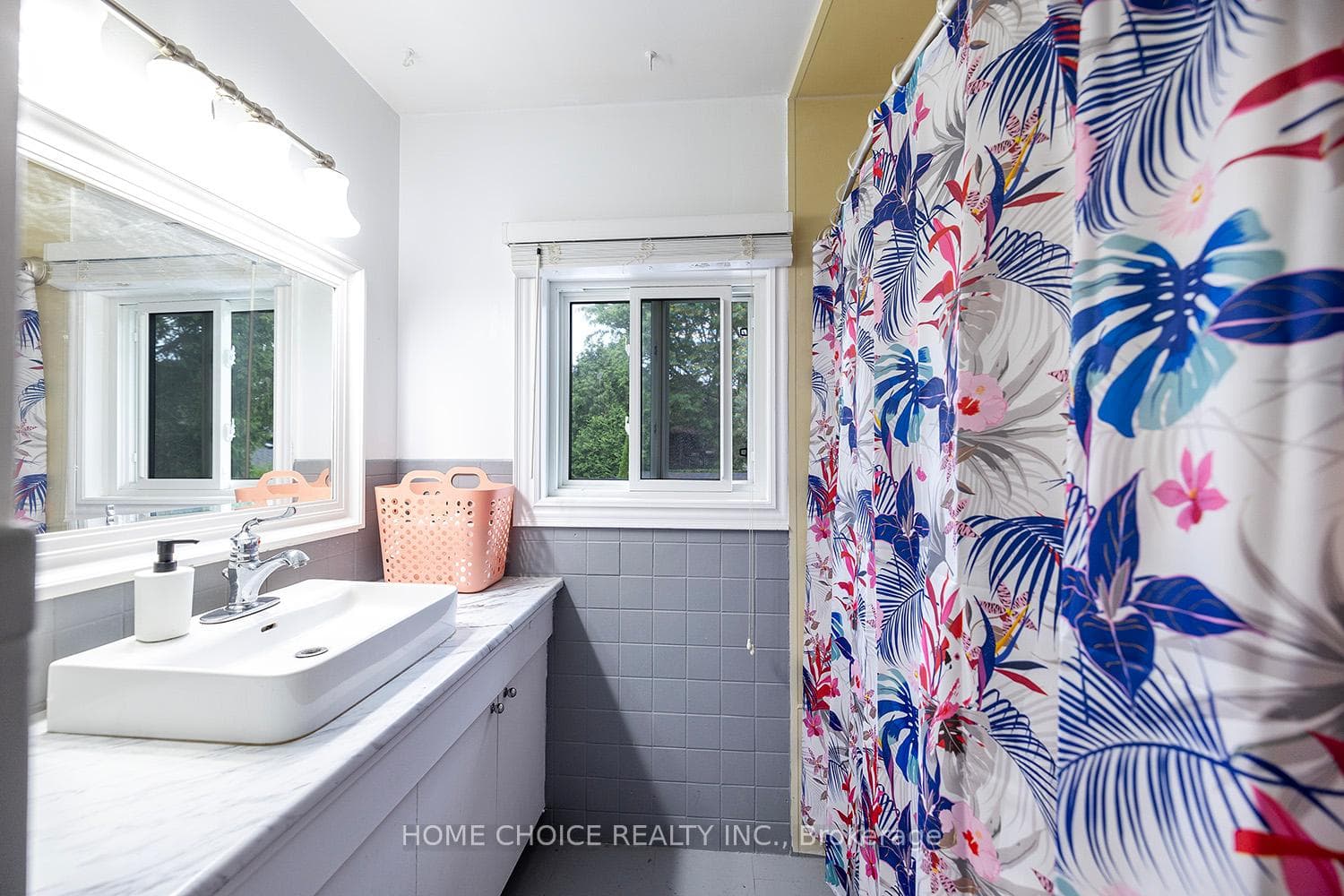304 Nipigon Street photo 23