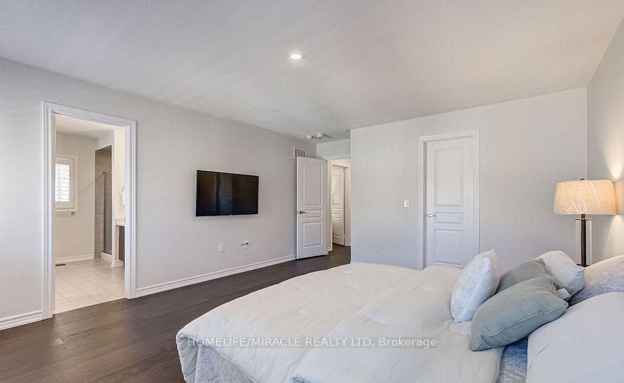 1487 Chretien Street photo 18