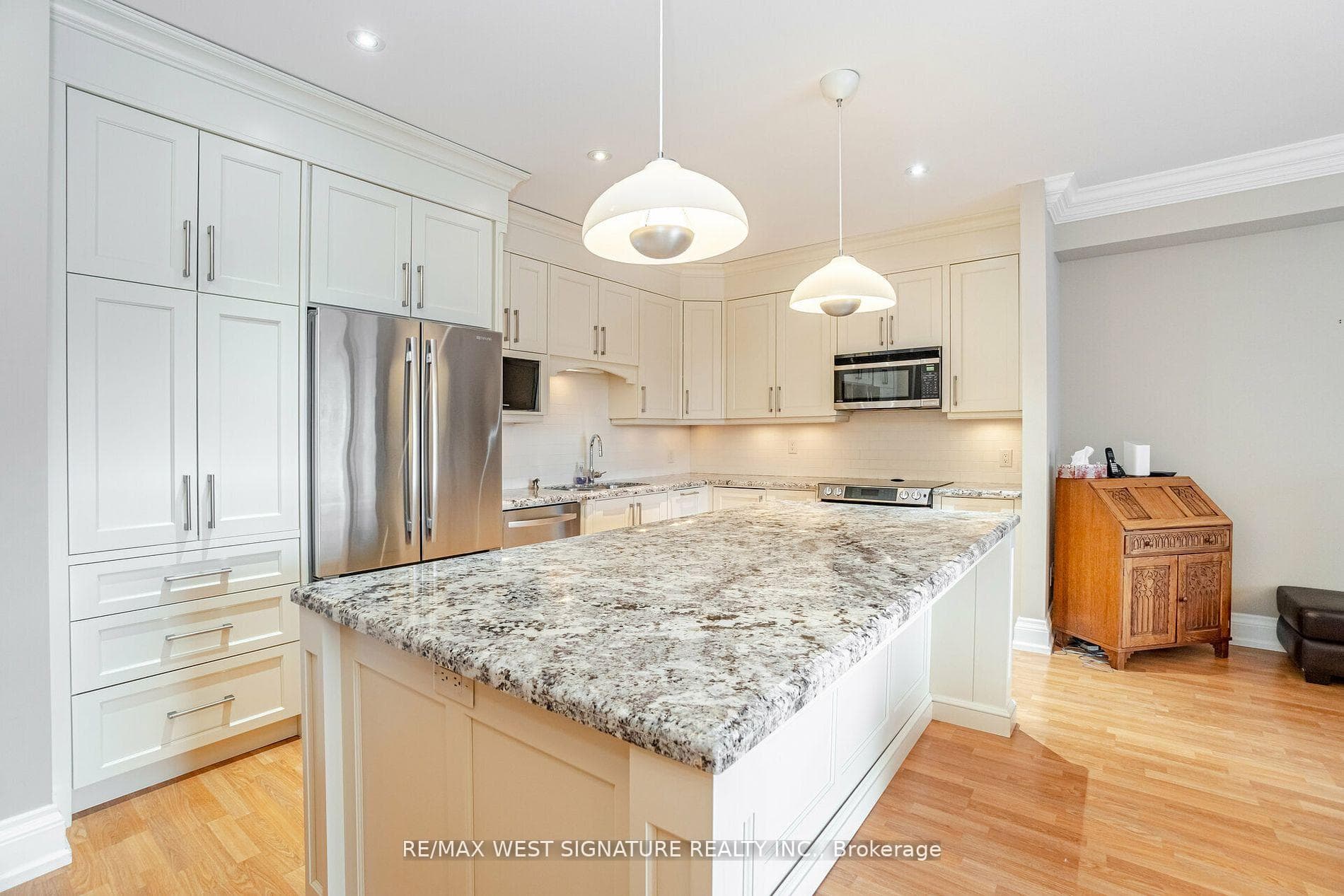 75 Treelawn Boulevard Unit 203 photo 7