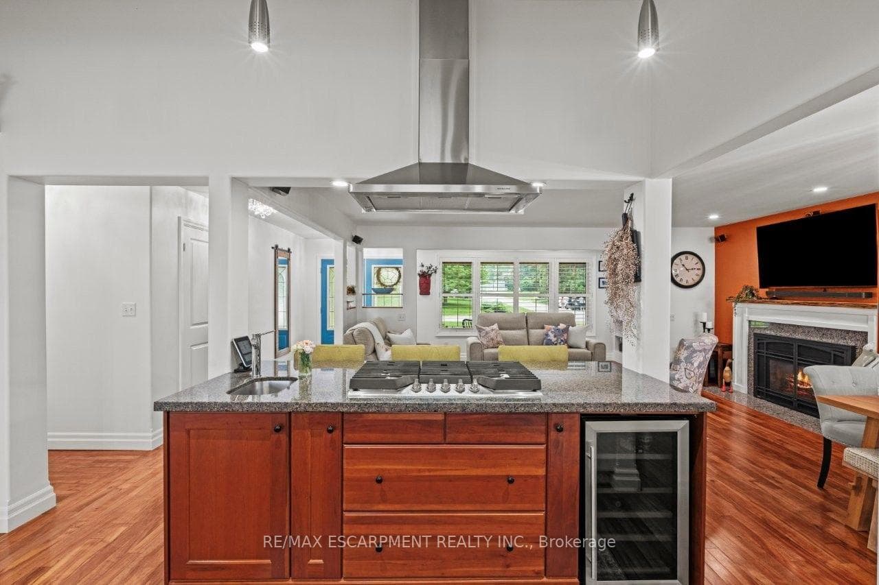 42 Lakeside Drive photo 10
