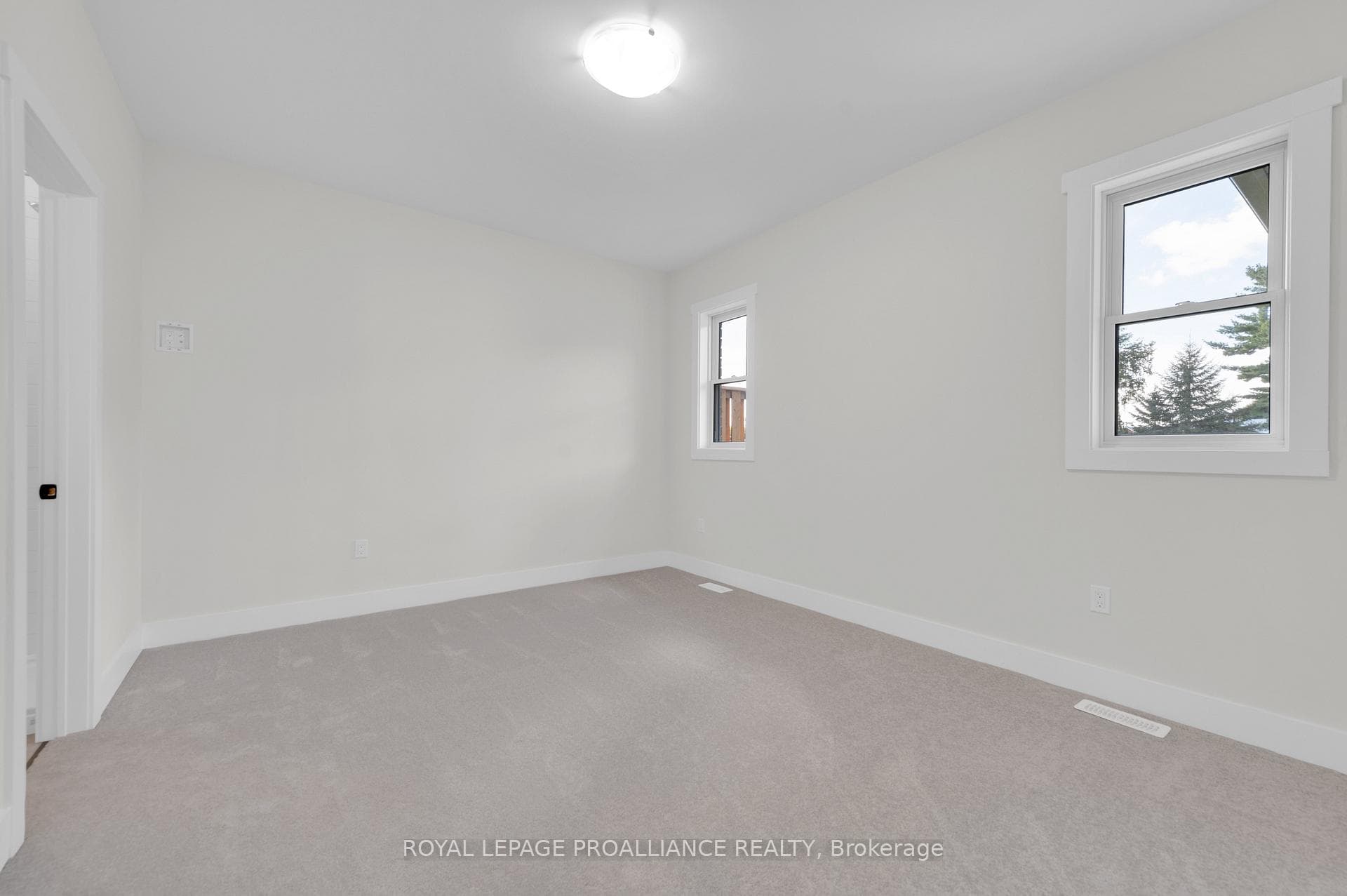 148 John Street photo 20