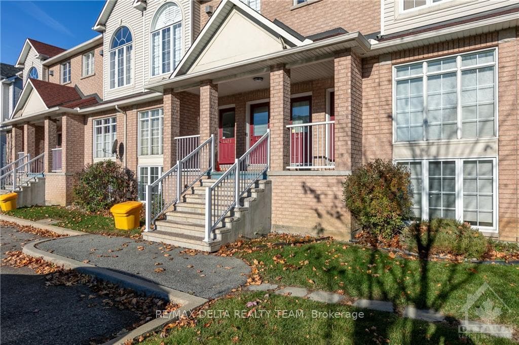 4471 HARPER Avenue photo 1