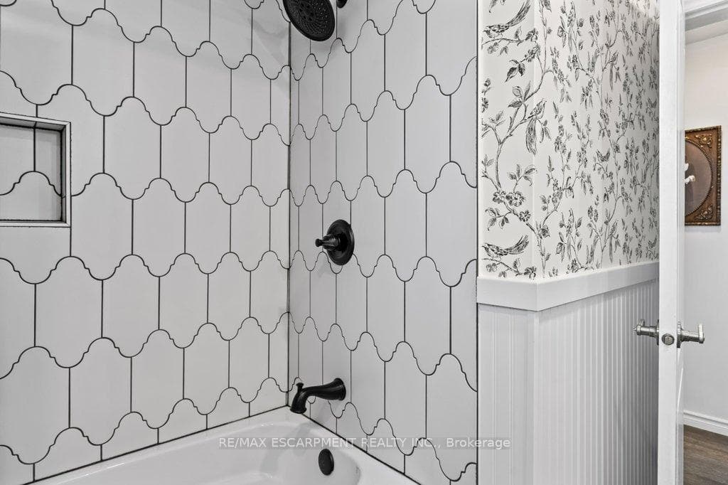 9793 Dickenson Road photo 34