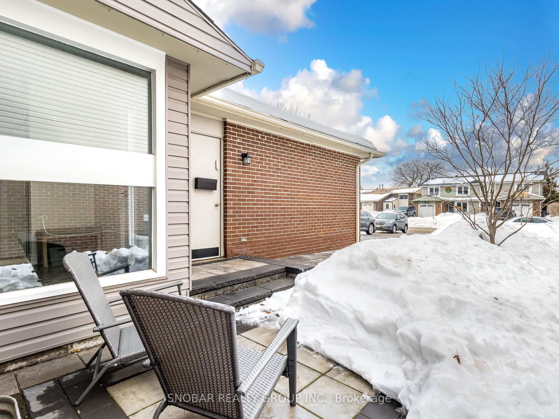 6280 Starfield Crescent photo 32