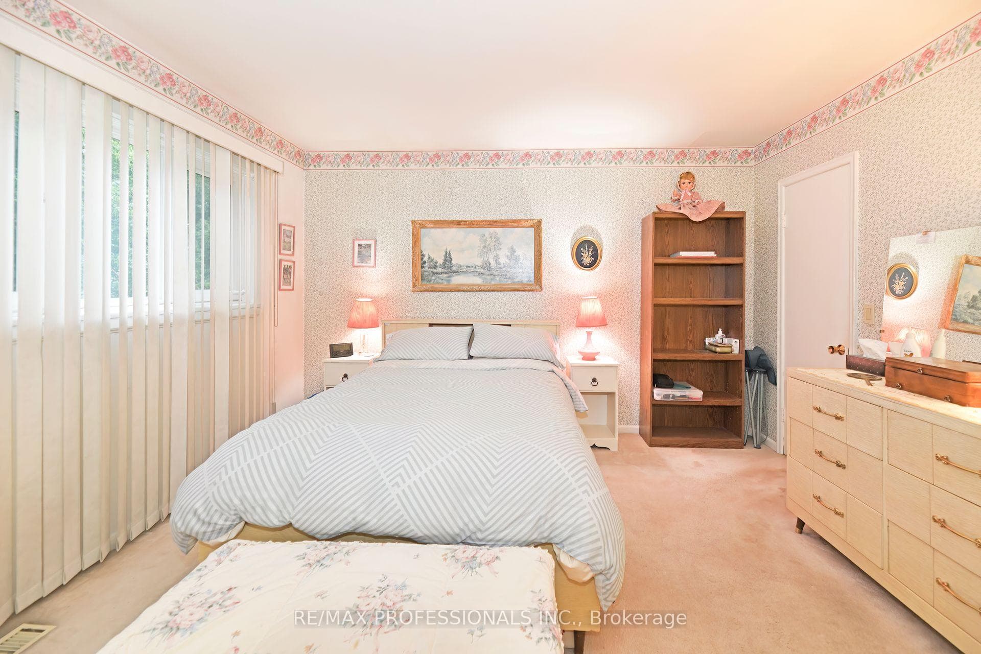 25 Deanefield Crescent photo 15