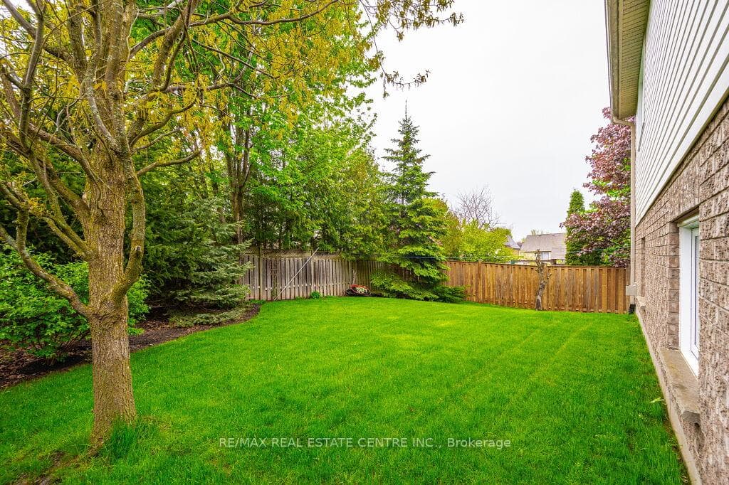 37 Spencer Avenue photo 31