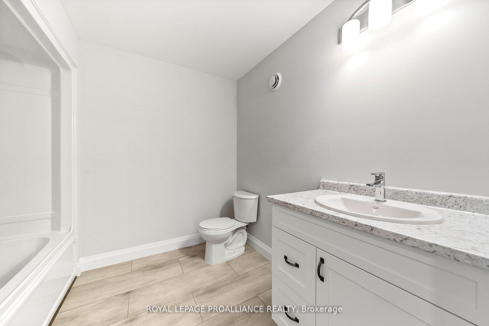 3 Clayton John Avenue photo 32