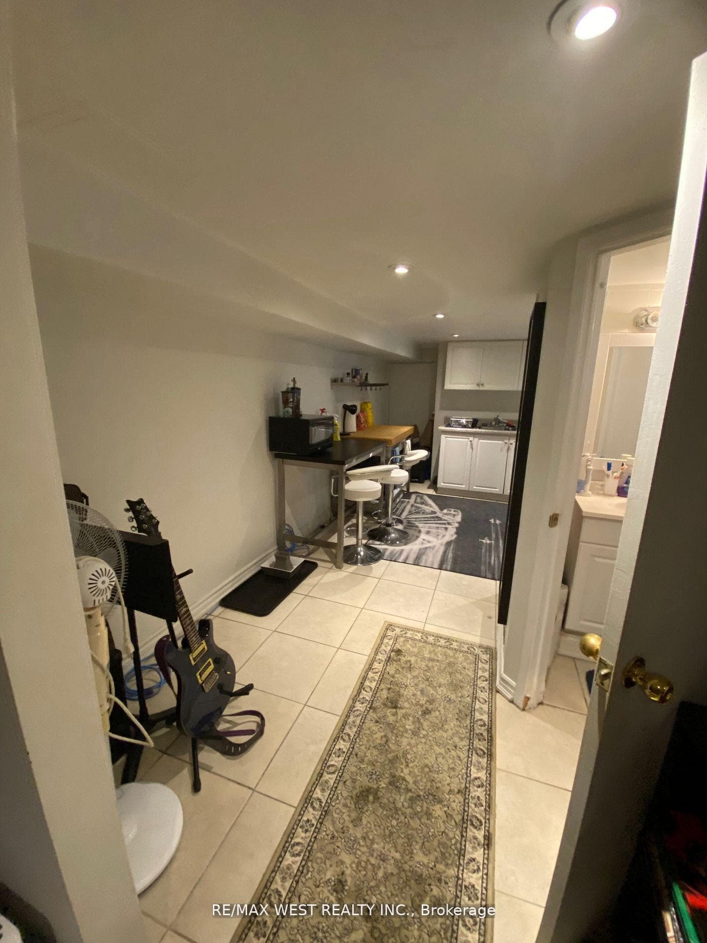 1206 Ossington Avenue Unit Lower photo 2