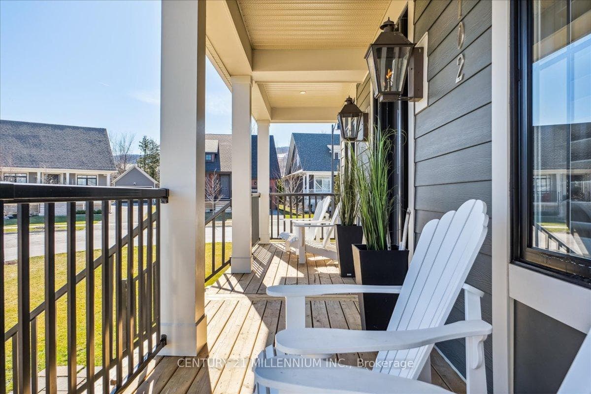 102 White Oak Crescent photo 5