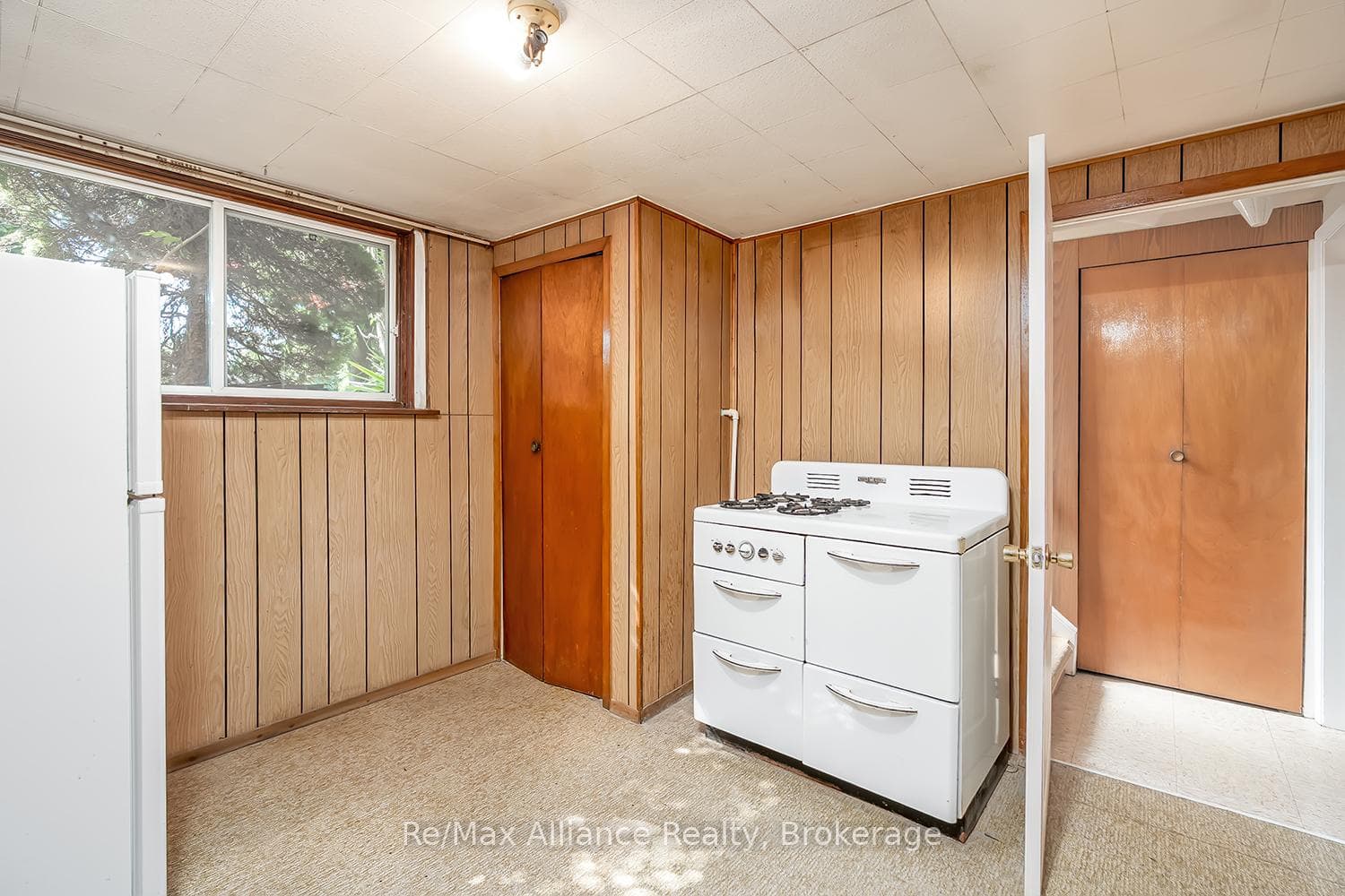 543 Pinegrove Road photo 21