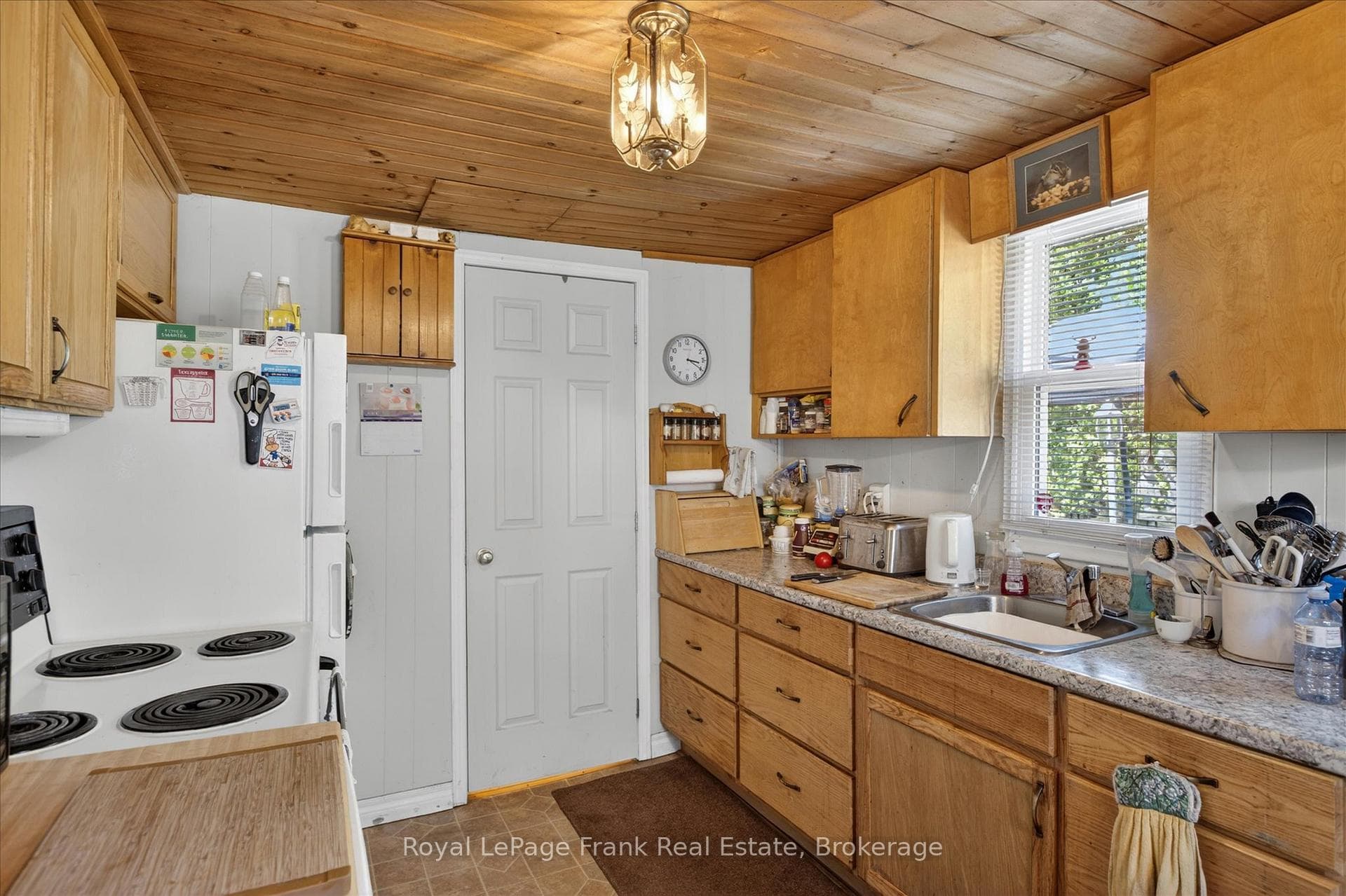 688 North Shore Drive photo 10