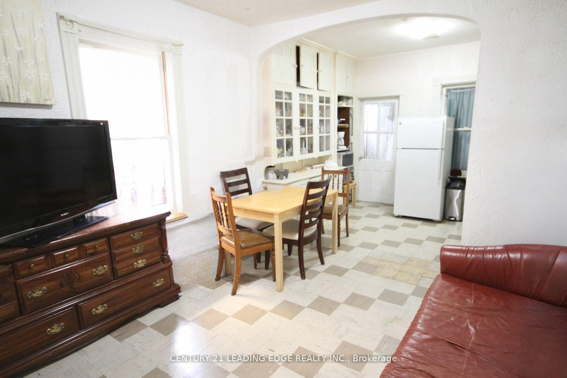 225 Delaware Avenue photo 10