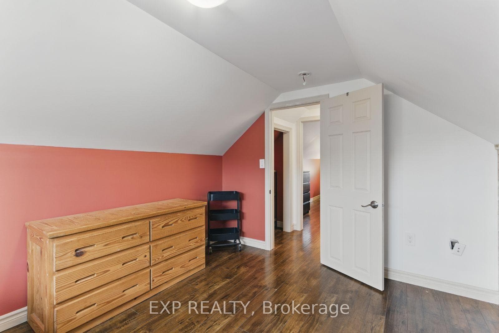 104 SCHOLFIELD Avenue photo 14