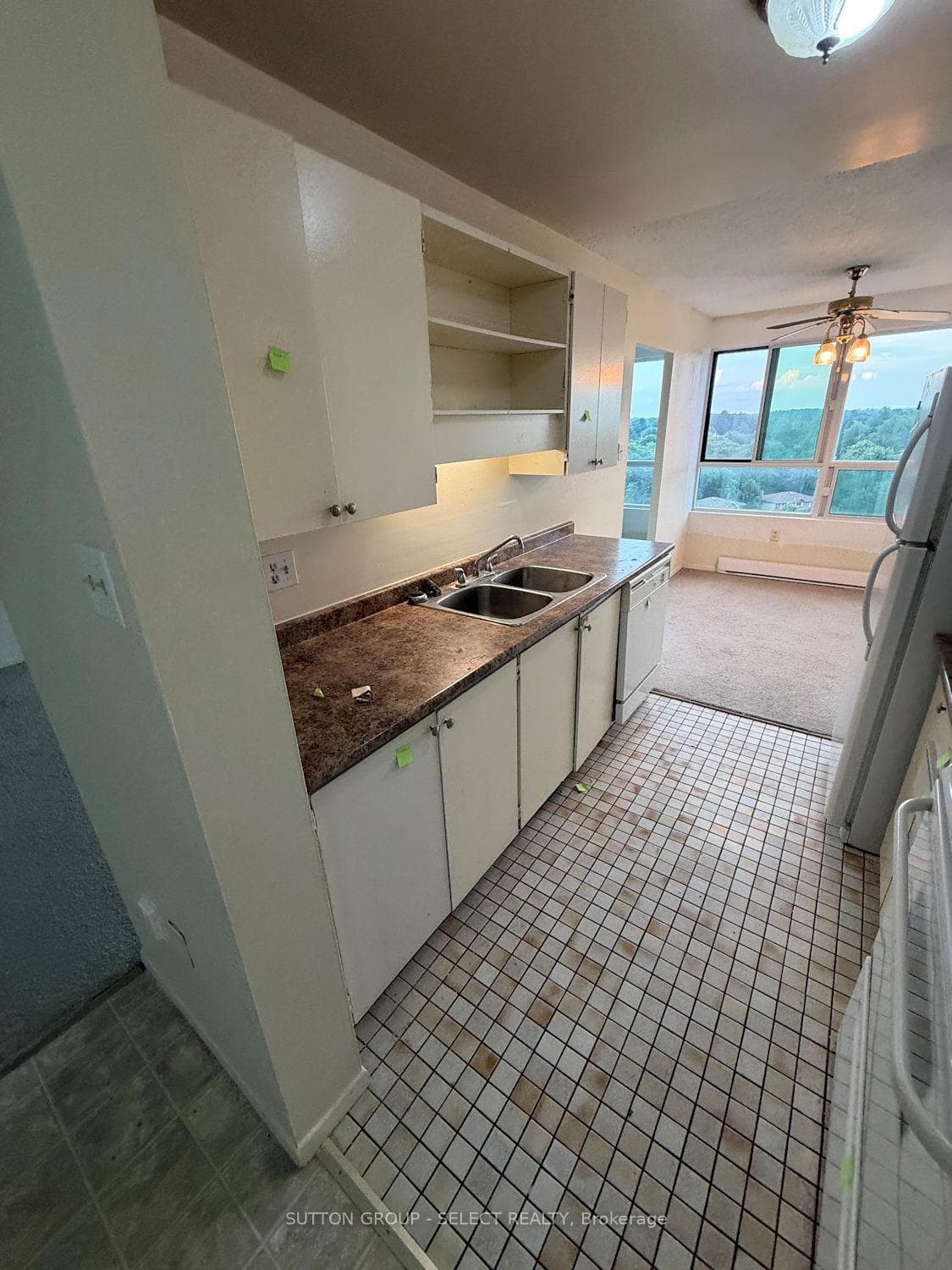 600 Grenfell Drive Unit 810 photo 8