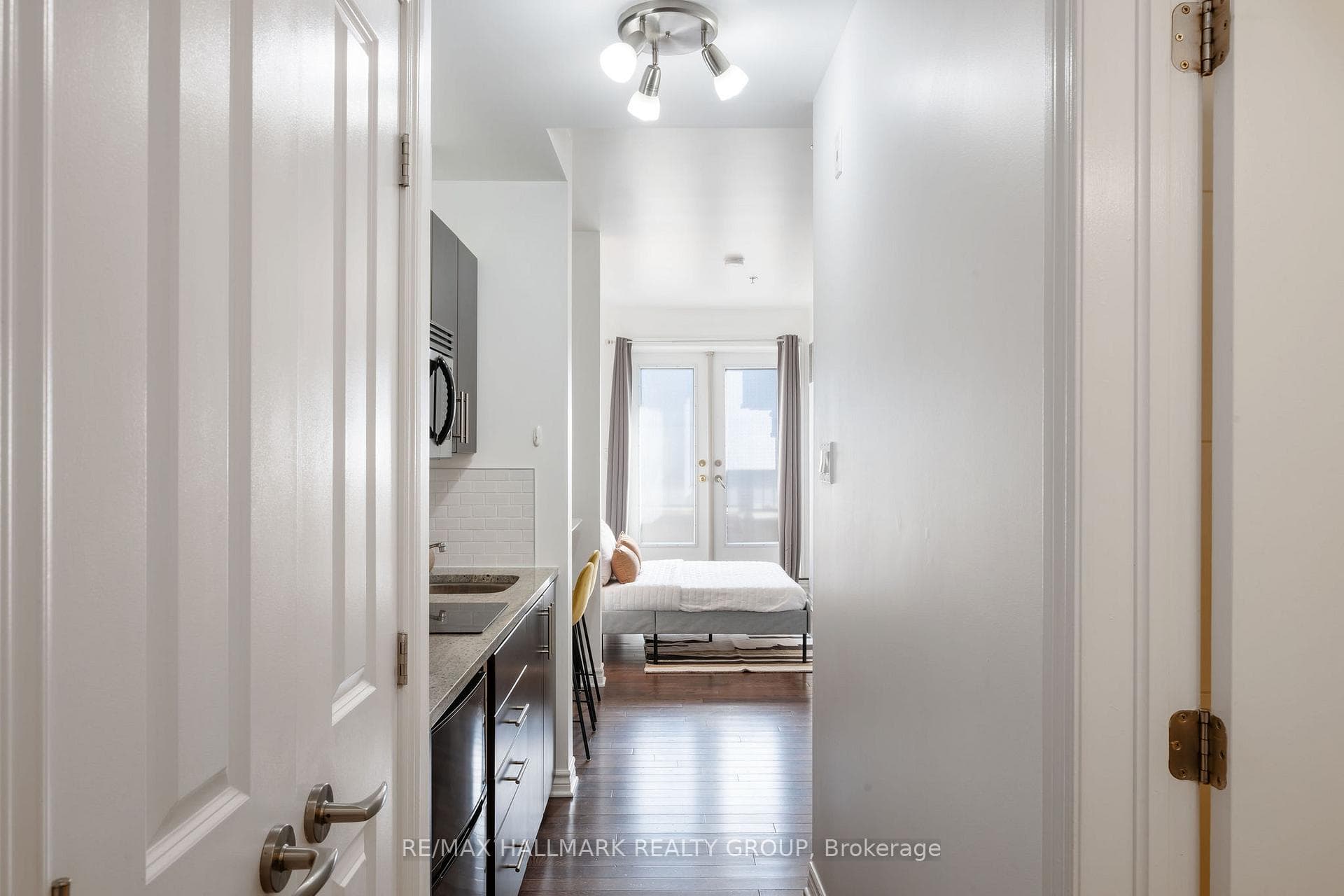 429 Kent Street Unit 114 photo 10