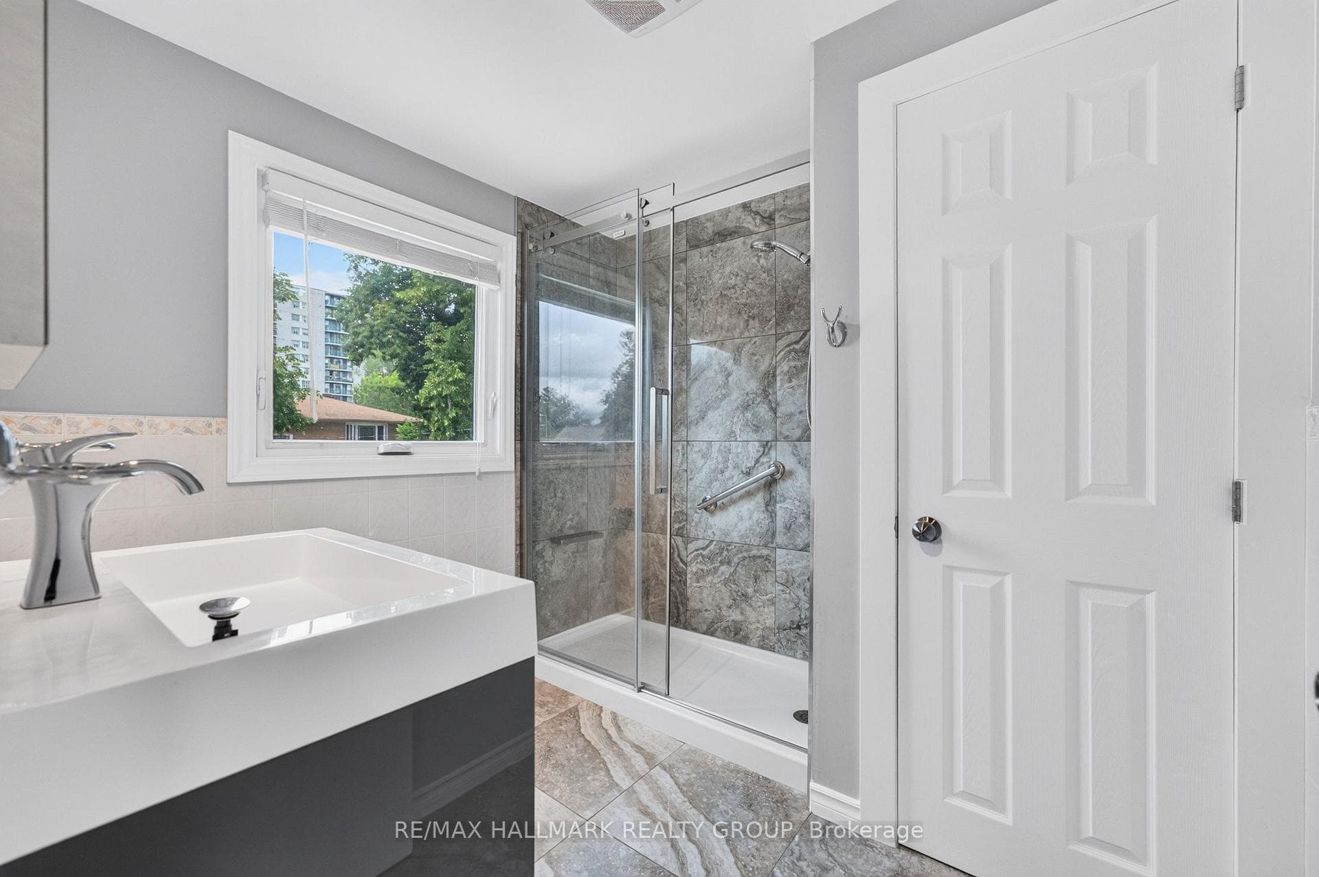 323 Poulin Avenue photo 32
