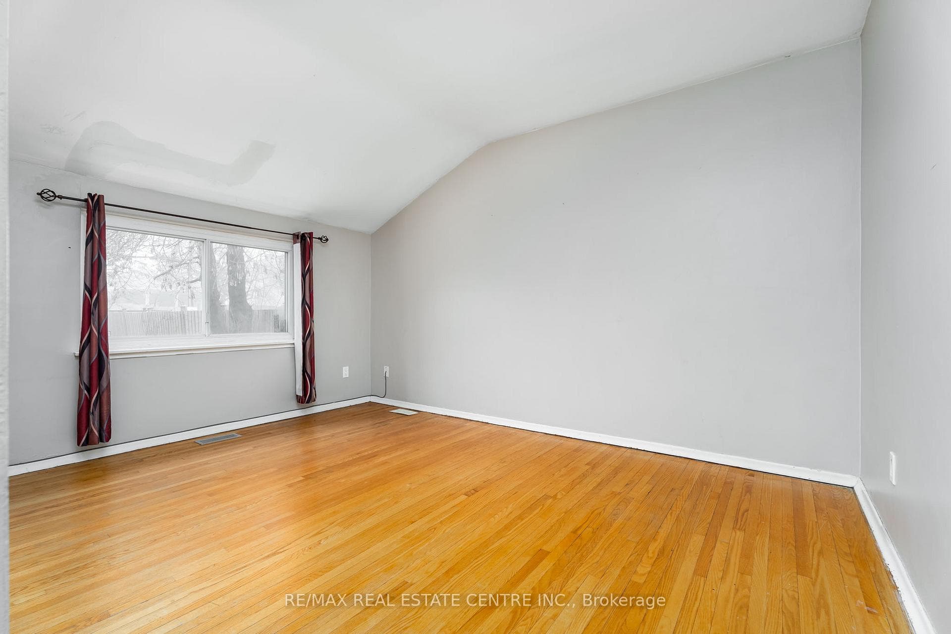 76 Raylawn Crescent photo 18