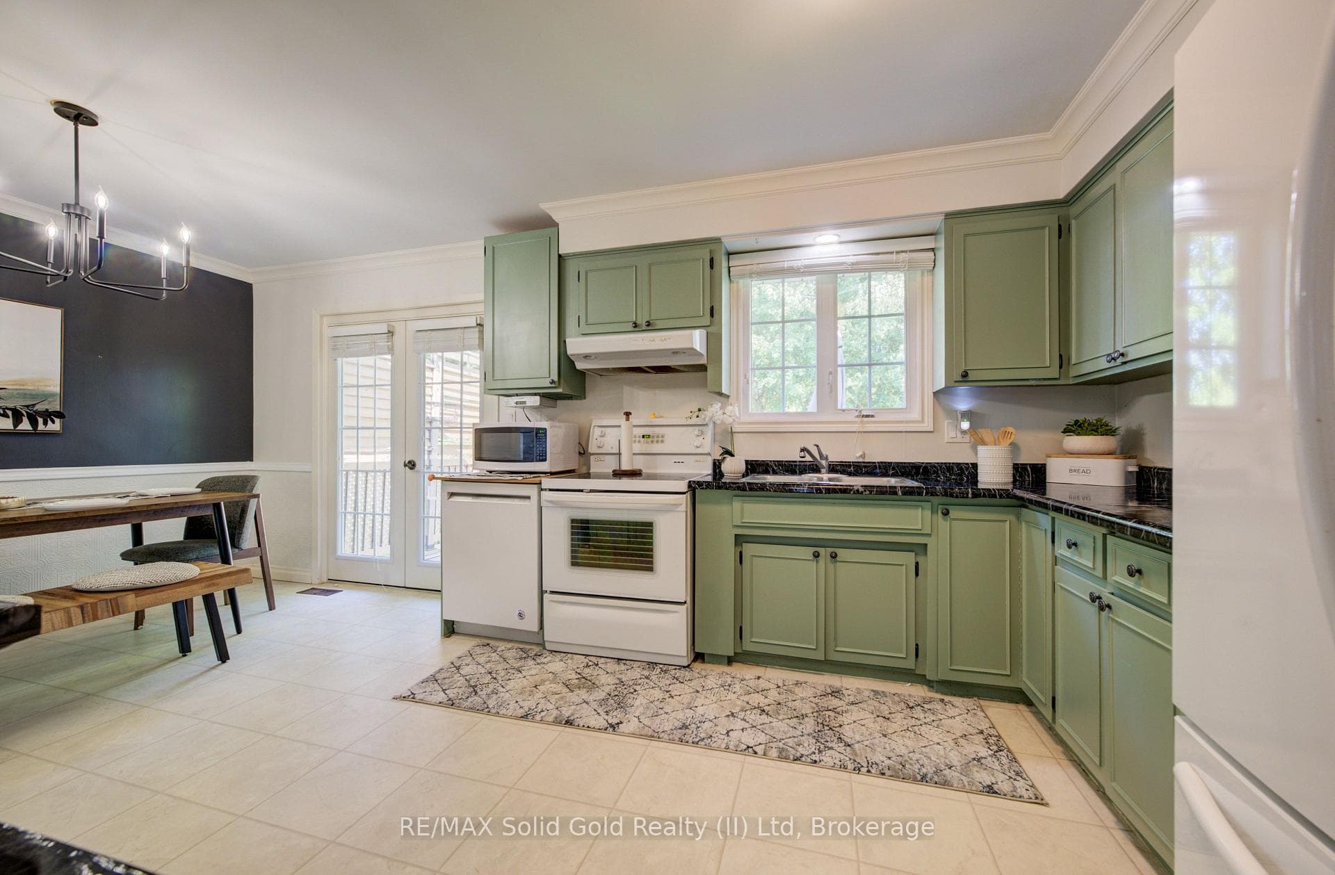 398 Boyne Avenue photo 20
