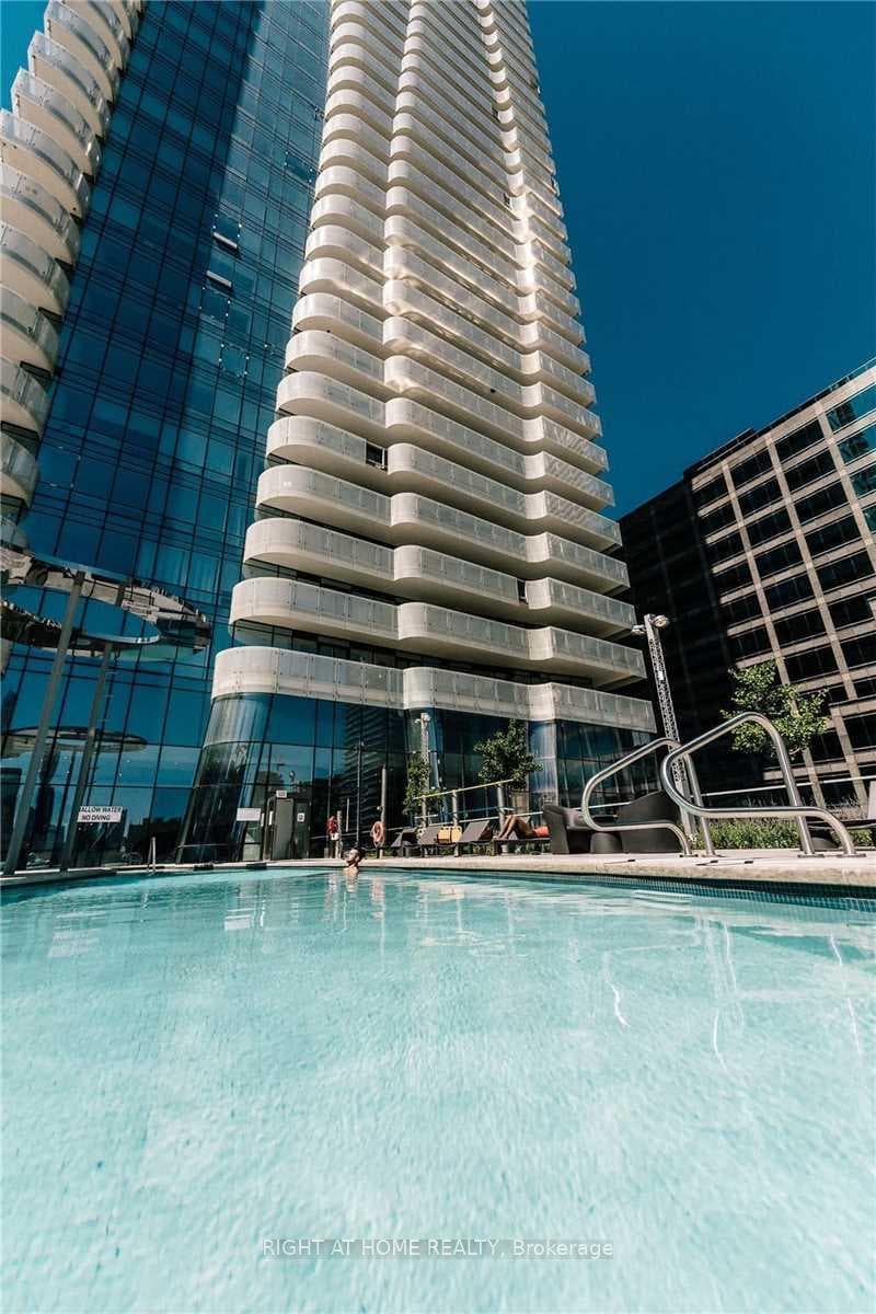 Building Amenity Outdoor Pool