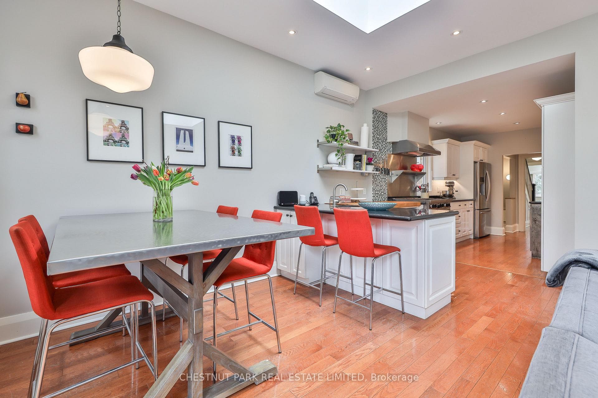 Breakfast bar and Family dining area