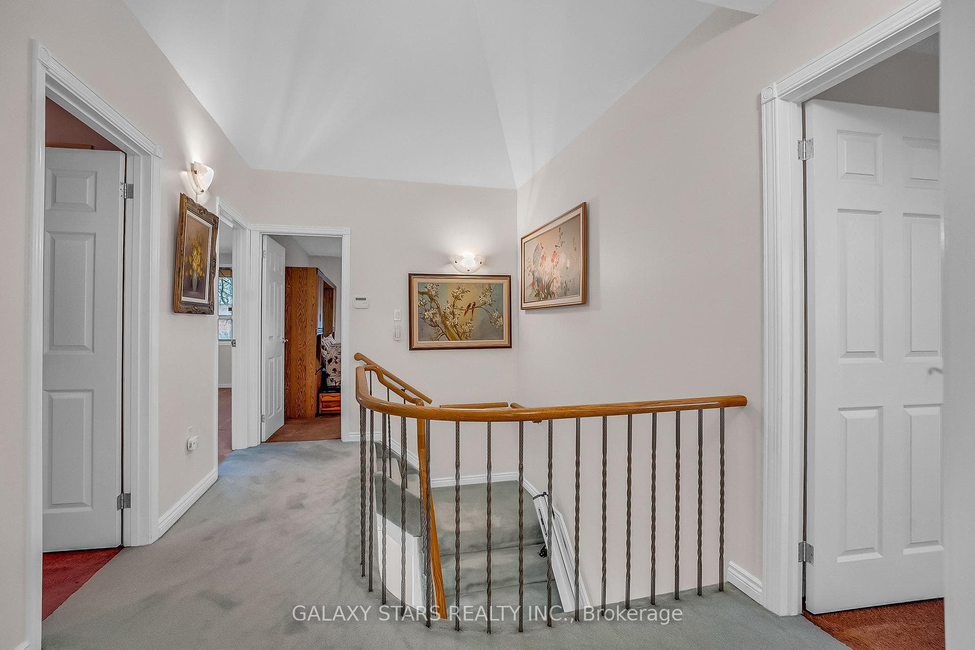 642 Sheppard Avenue photo 19