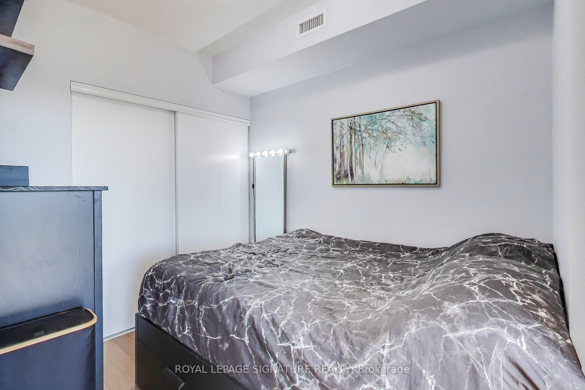 105 The Queensway N/A Unit 1207 photo 8
