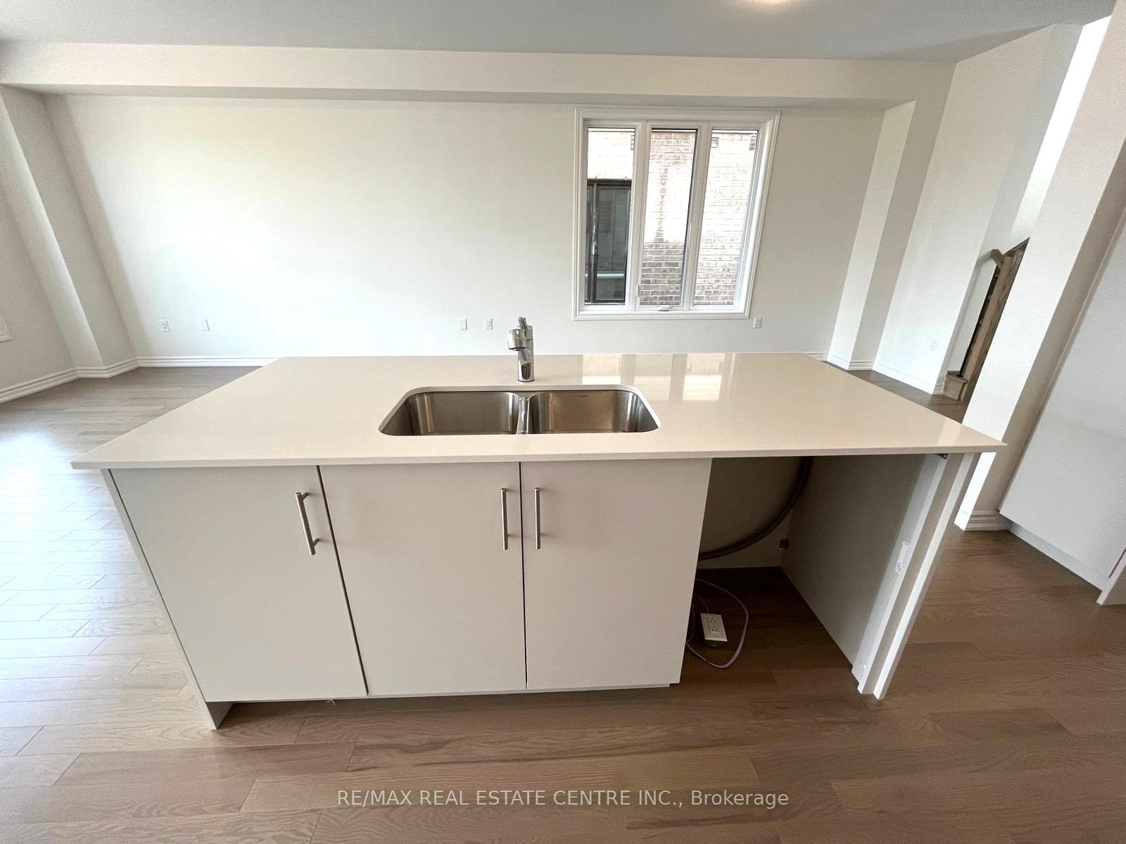 60 Phoenix Boulevard photo 15