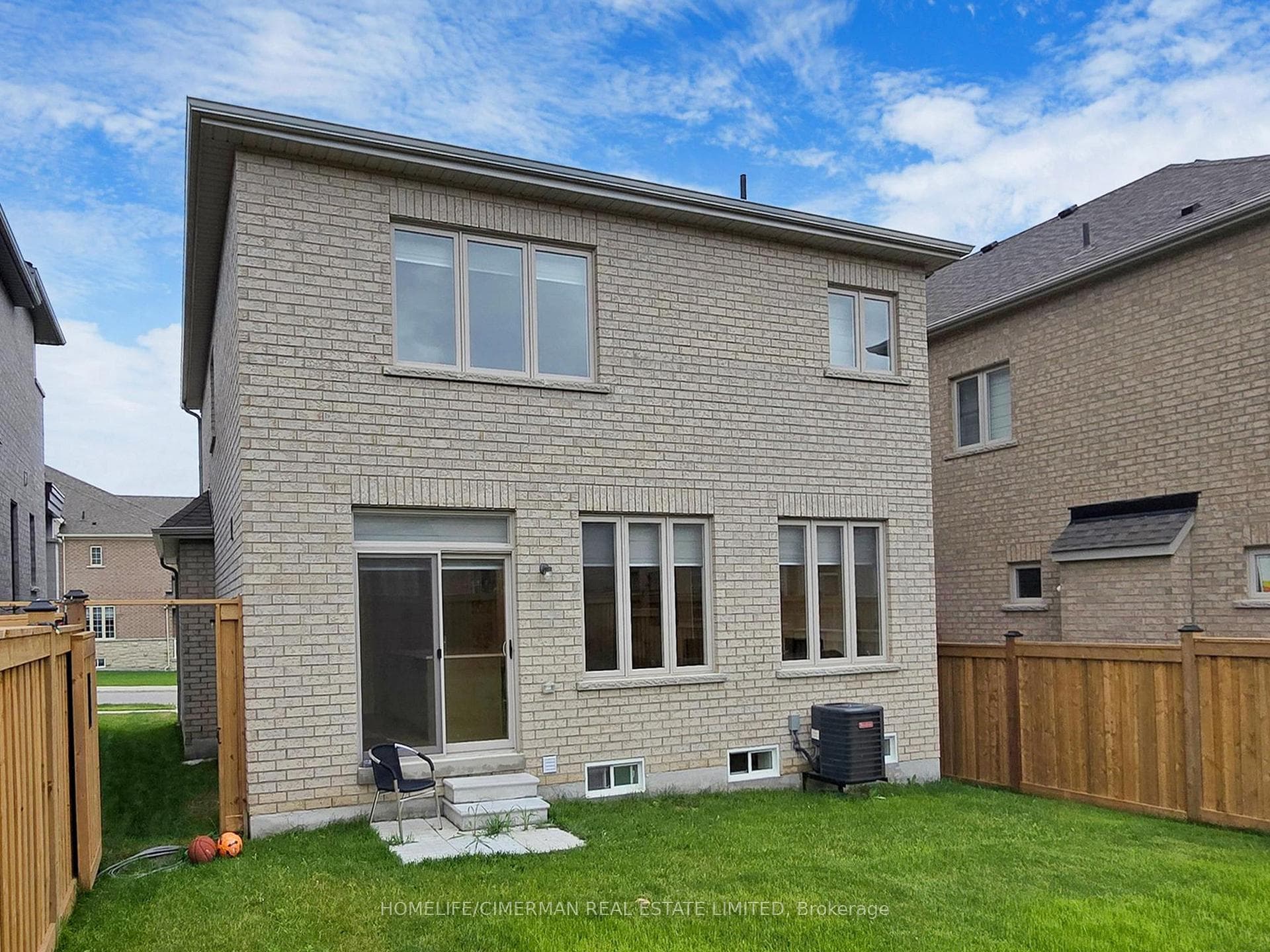 16 Morningstar Avenue photo 33