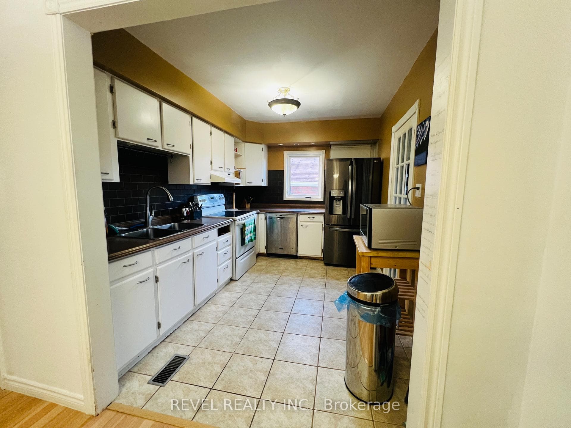 129 Leighton Street photo 9