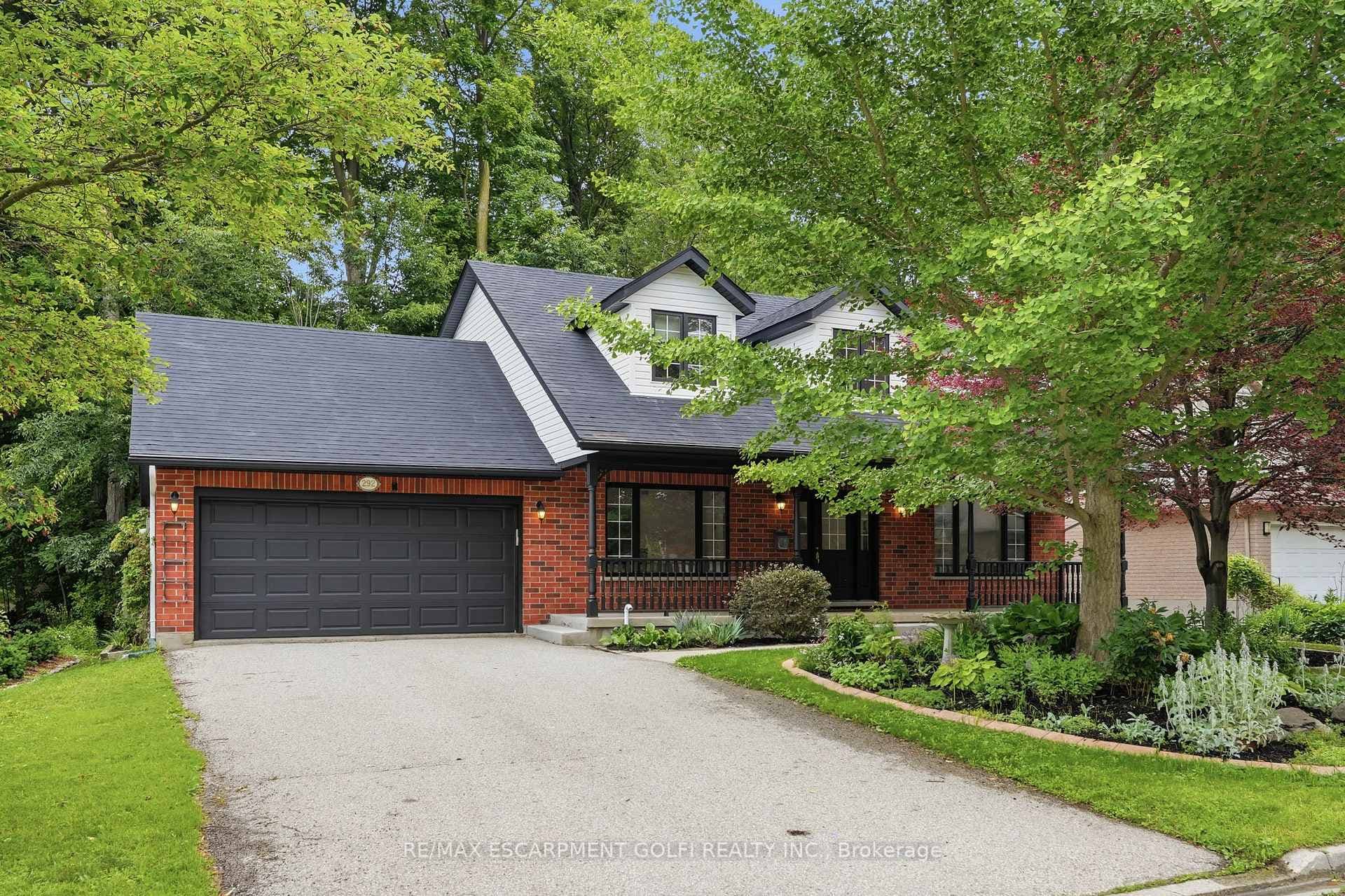 292 THORNCREST Drive photo 1