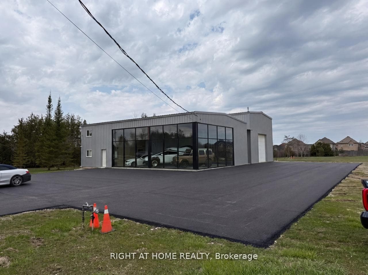 4988 Baseline Road photo 1