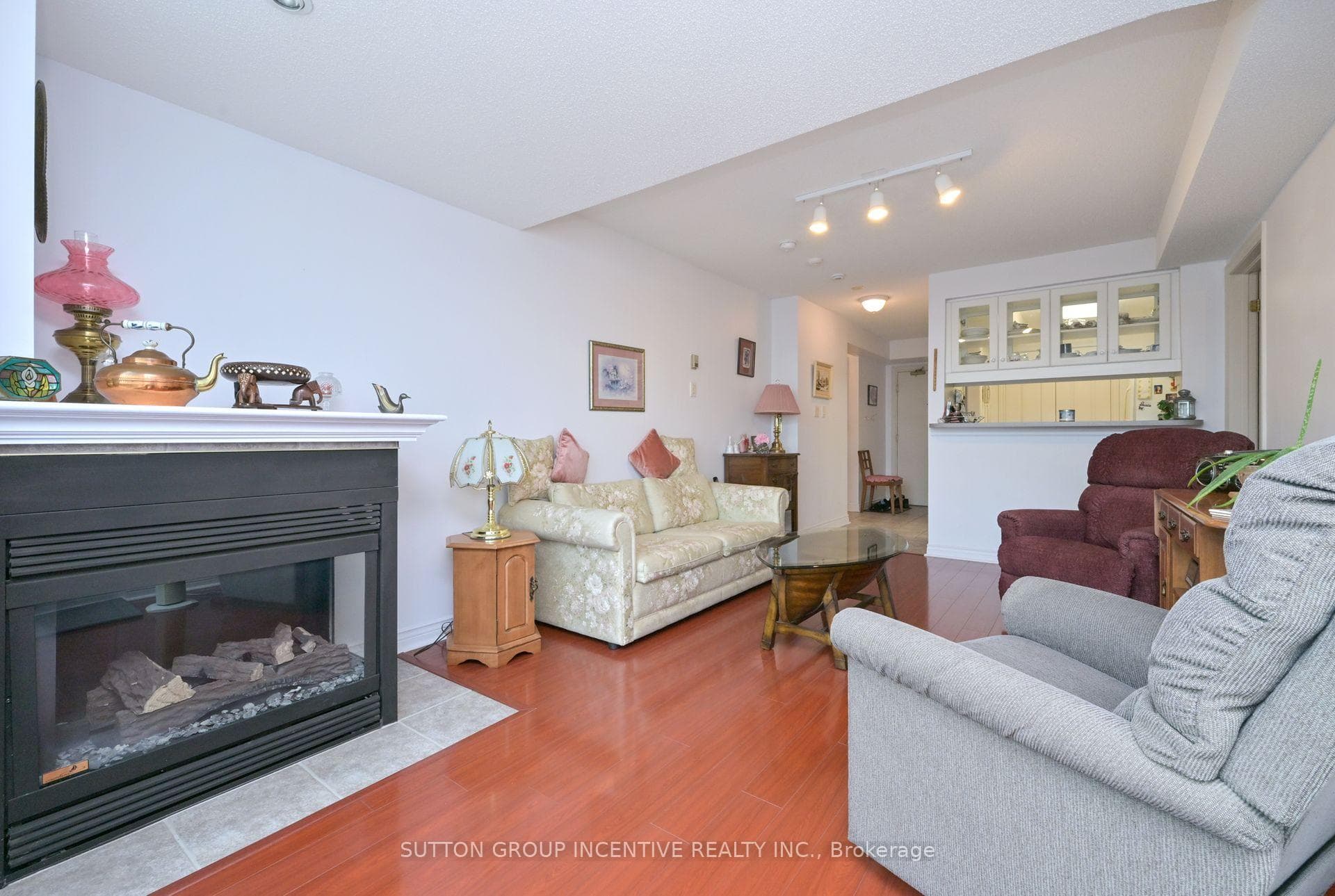 4 Briar Hill Heights Unit 311 photo 8