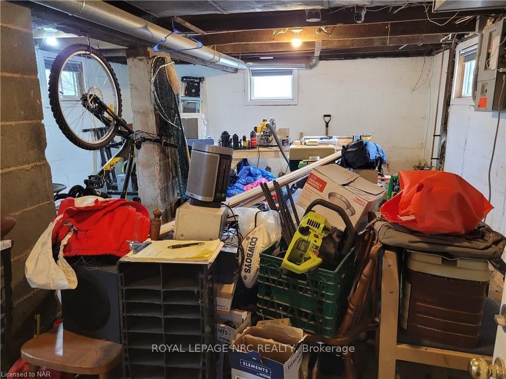 11 ALBINA Street photo 26