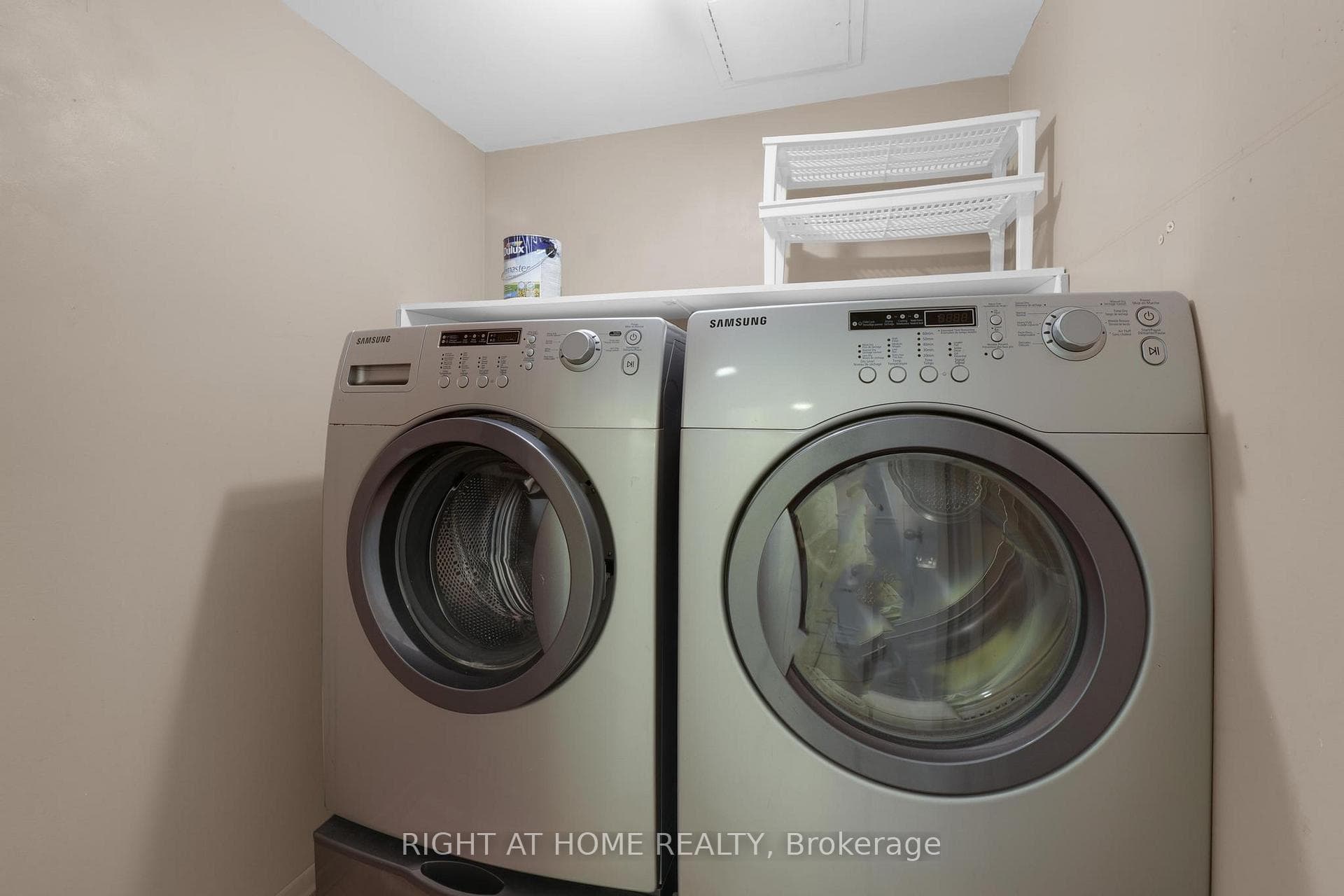 3650 Kaneff Crescent Unit 205 photo 7